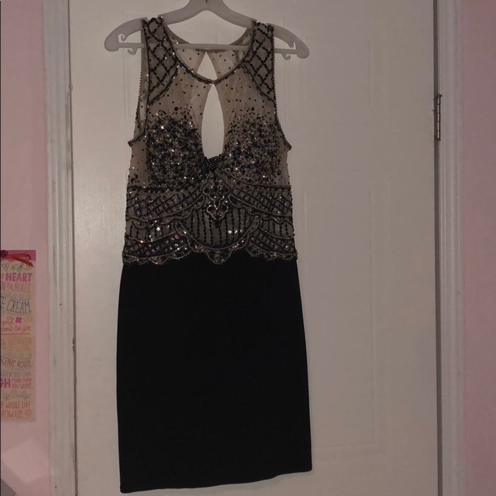 DRESS (BLACK) - Picture 3 of 6